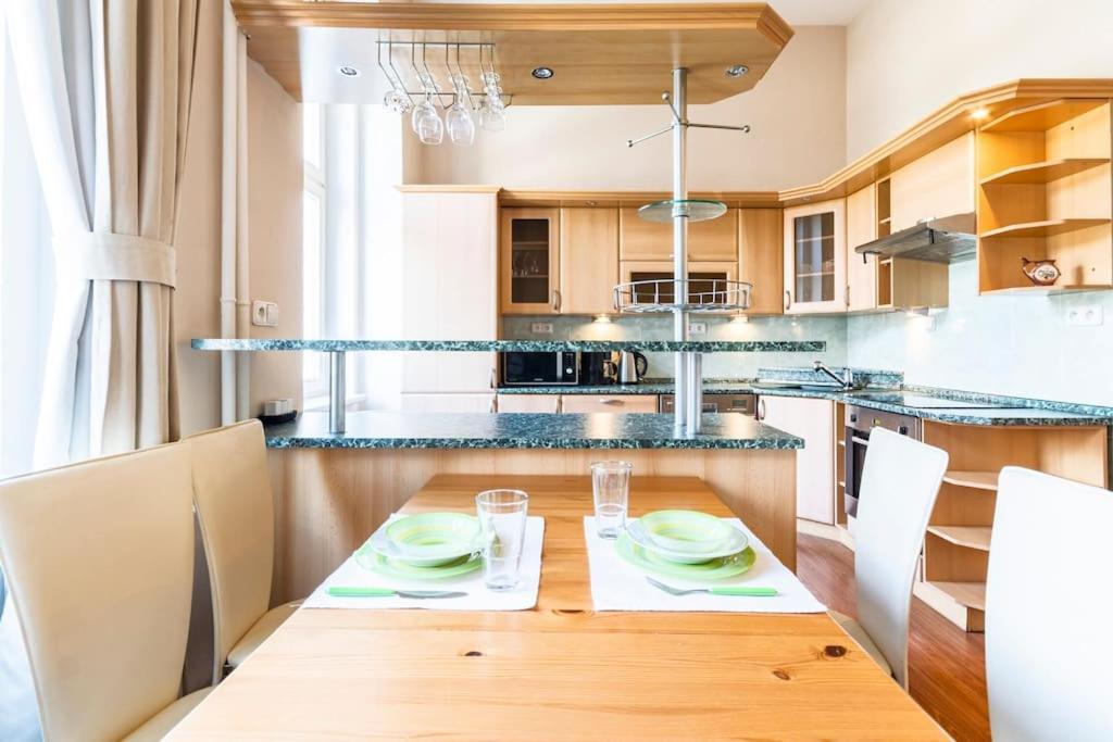 Apartment Termal كارلوفي فاري المظهر الخارجي الصورة